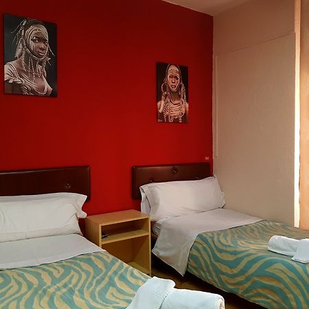 Hostal Padre Isla 1 เลออน ภายนอก รูปภาพ