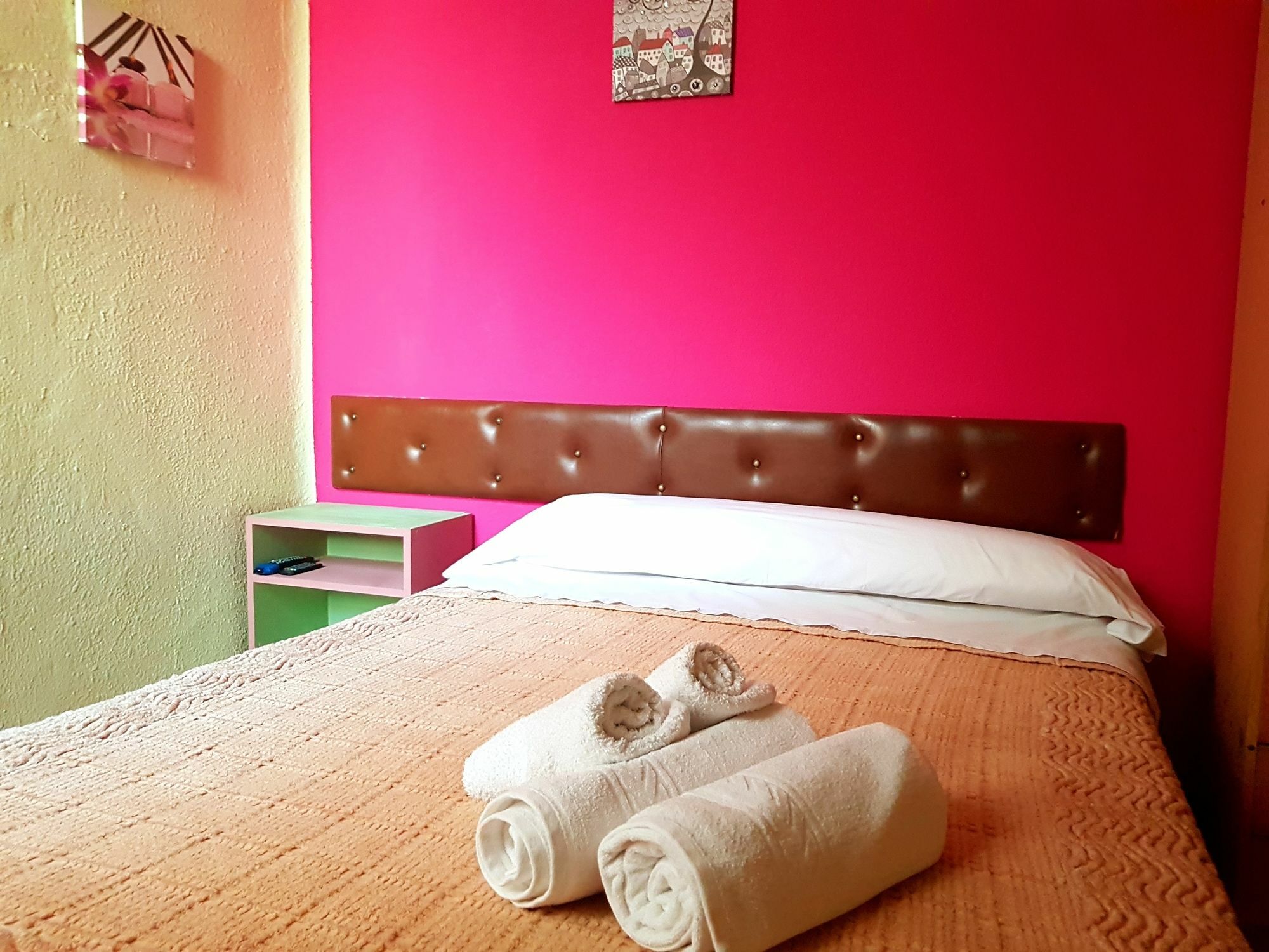 Hostal Padre Isla 1 เลออน ภายนอก รูปภาพ
