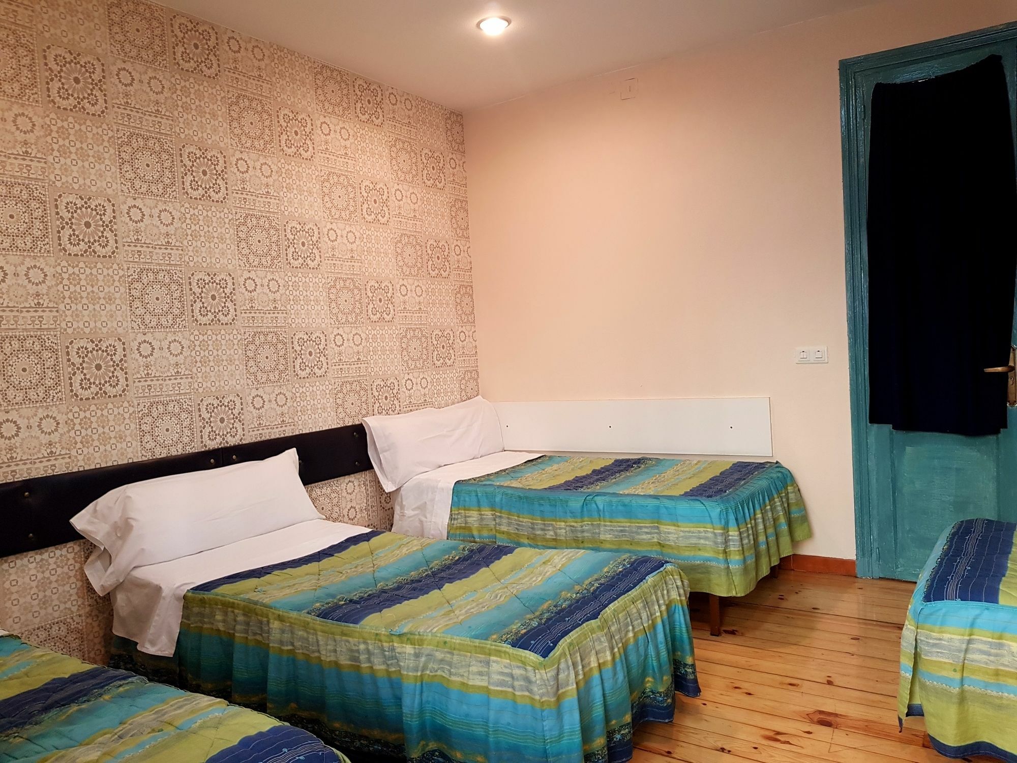 Hostal Padre Isla 1 เลออน ภายนอก รูปภาพ