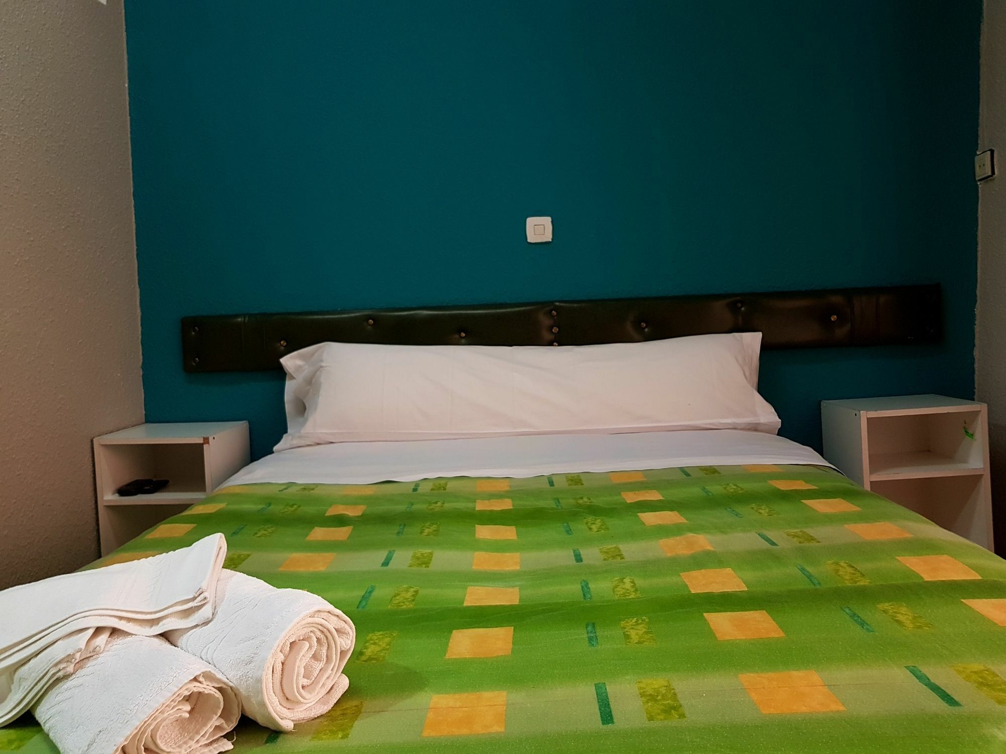Hostal Padre Isla 1 เลออน ภายนอก รูปภาพ