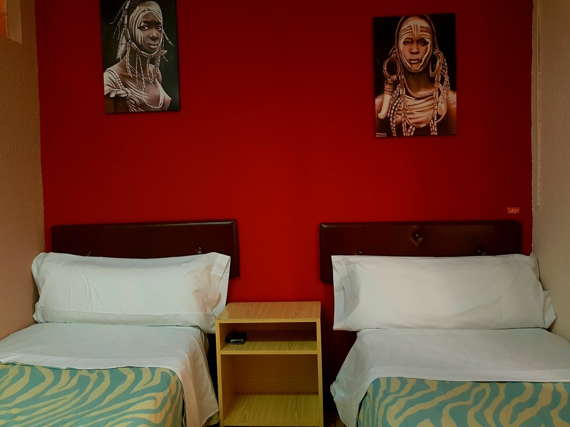 Hostal Padre Isla 1 เลออน ภายนอก รูปภาพ
