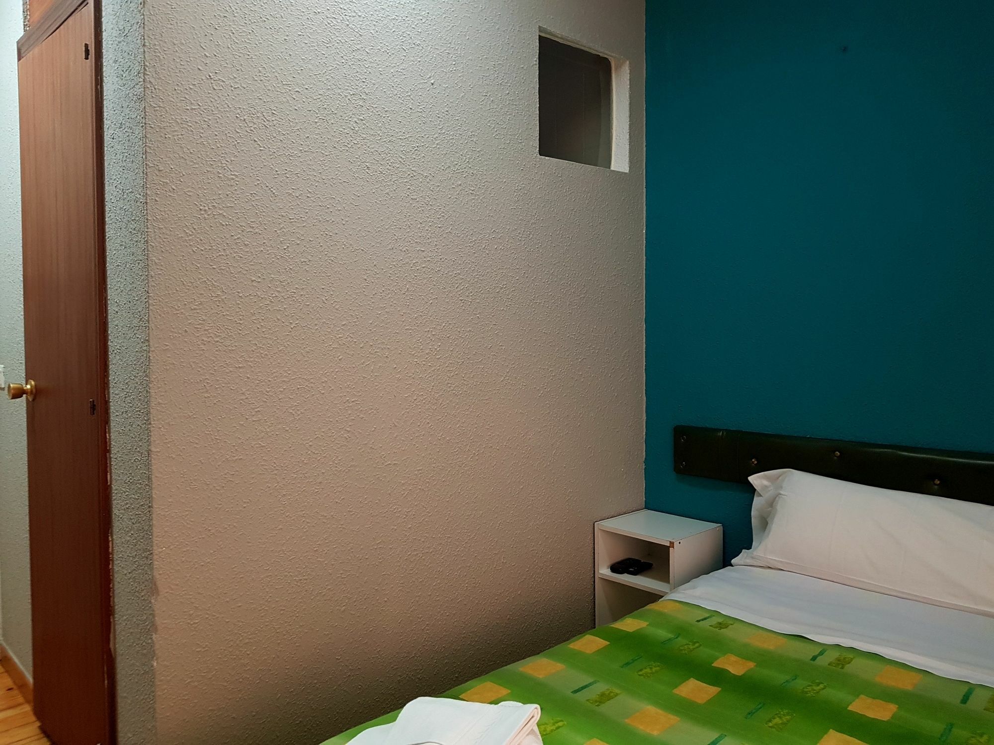 Hostal Padre Isla 1 เลออน ภายนอก รูปภาพ