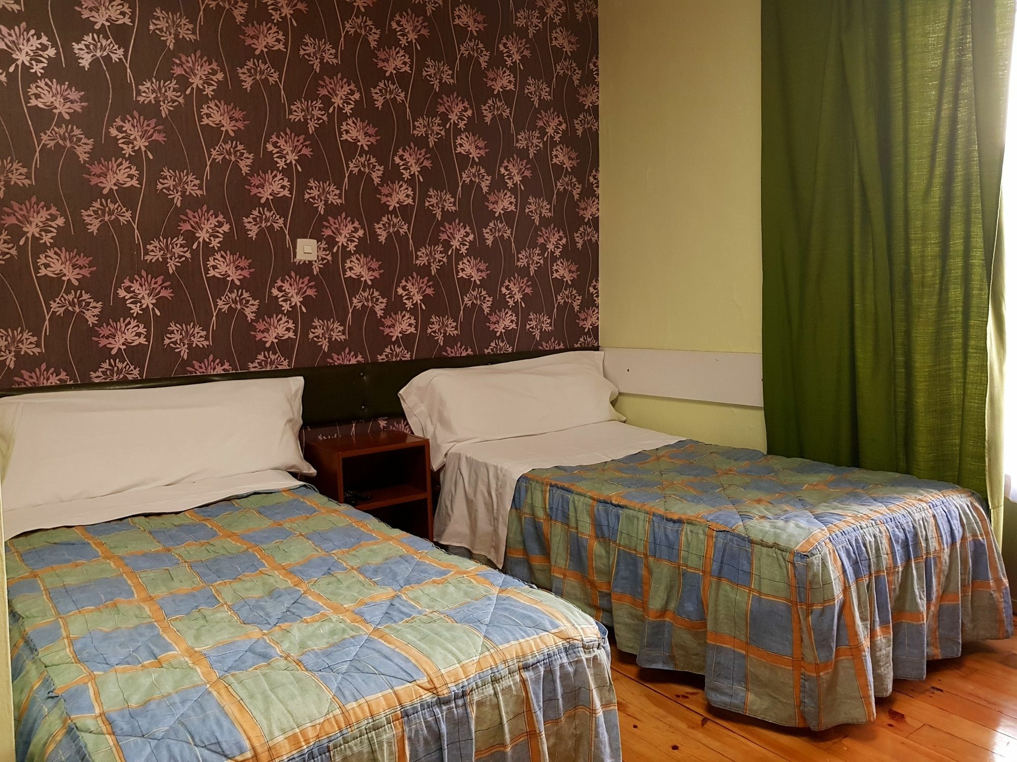 Hostal Padre Isla 1 เลออน ภายนอก รูปภาพ