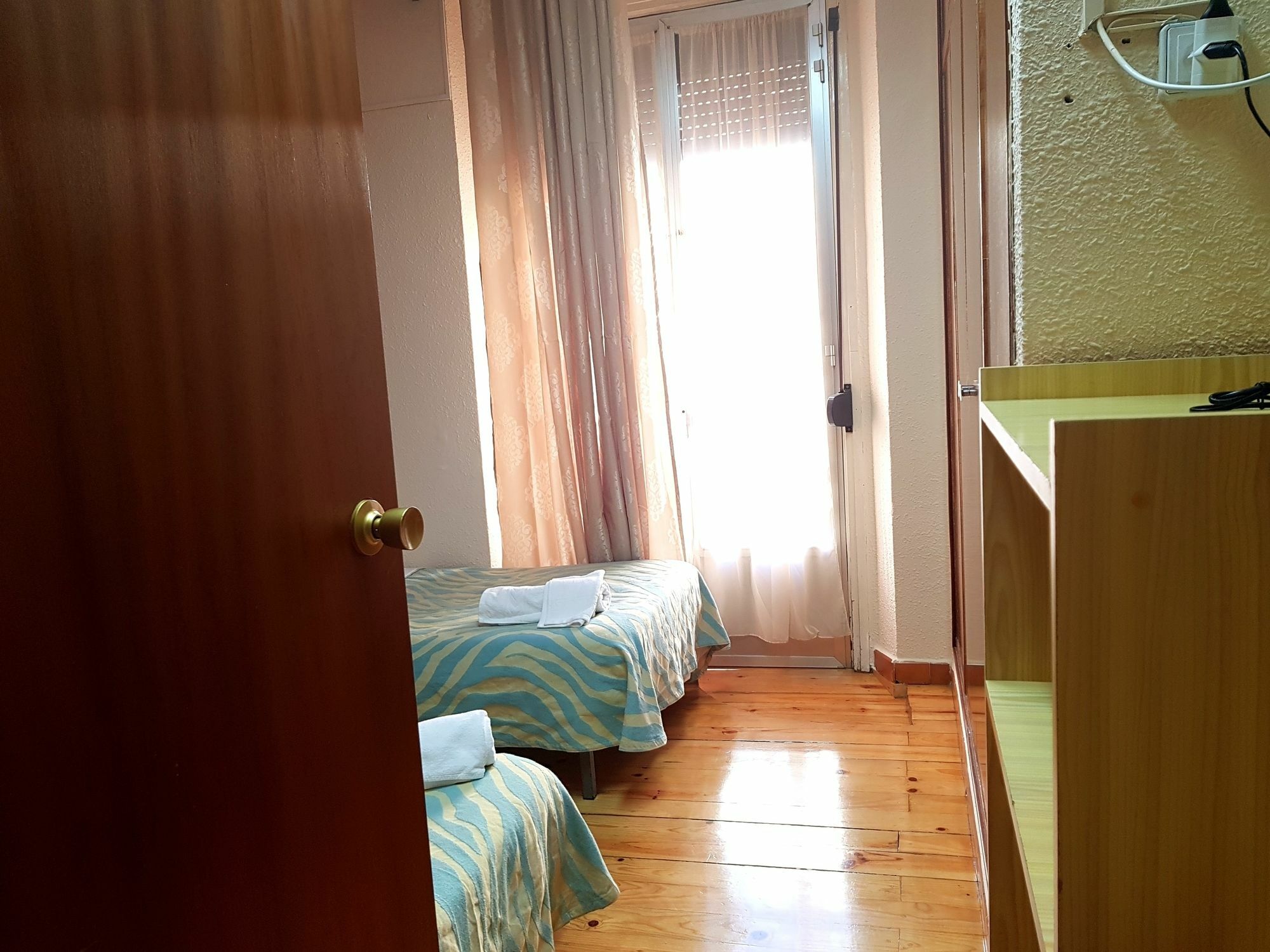 Hostal Padre Isla 1 เลออน ภายนอก รูปภาพ