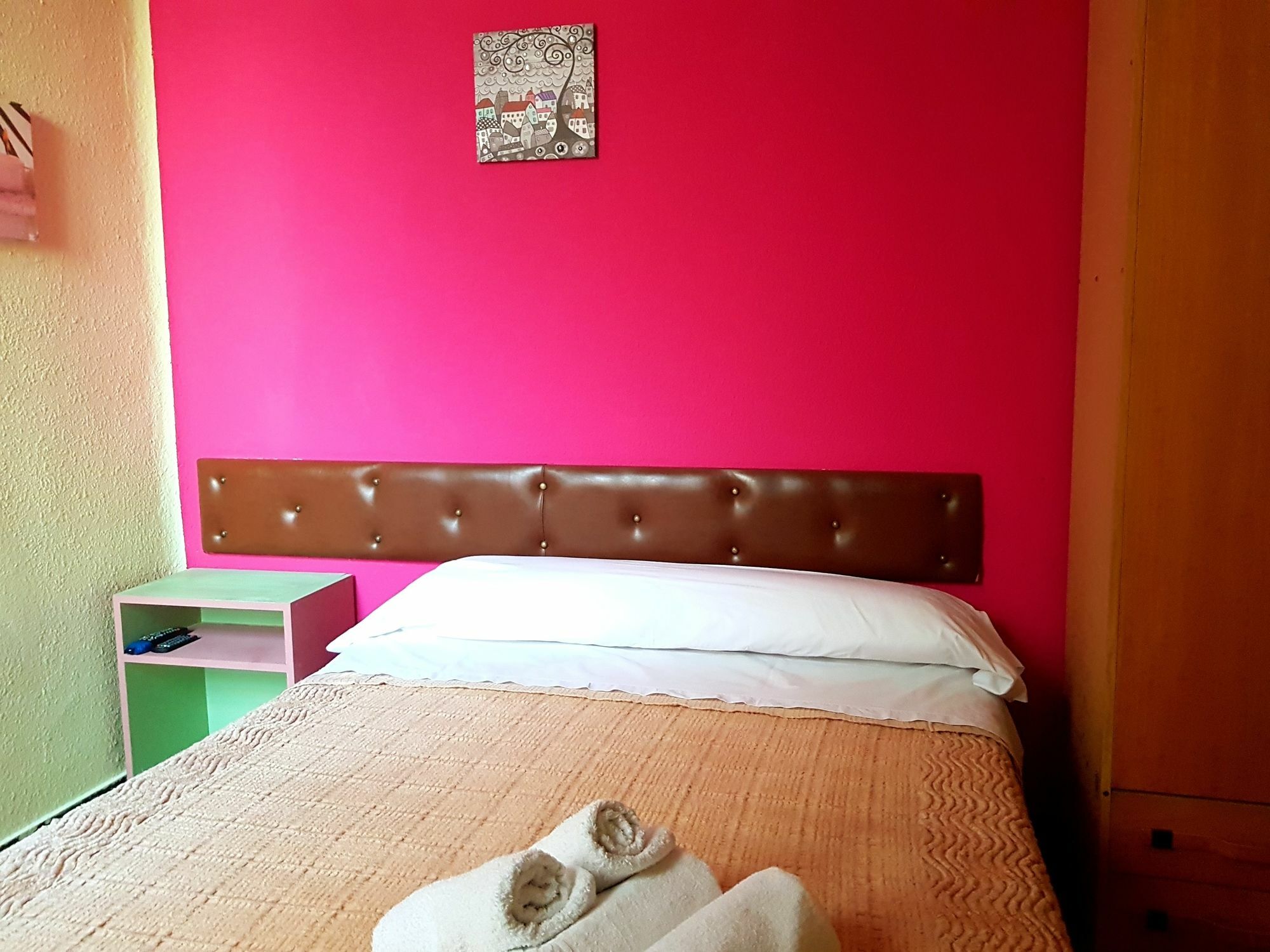 Hostal Padre Isla 1 เลออน ภายนอก รูปภาพ