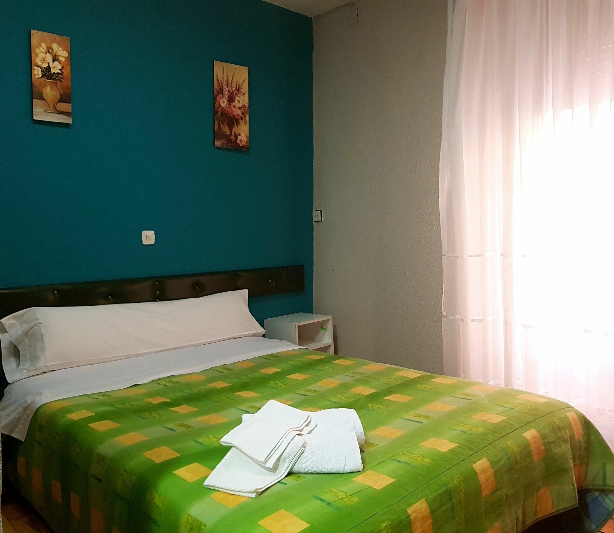 Hostal Padre Isla 1 เลออน ภายนอก รูปภาพ